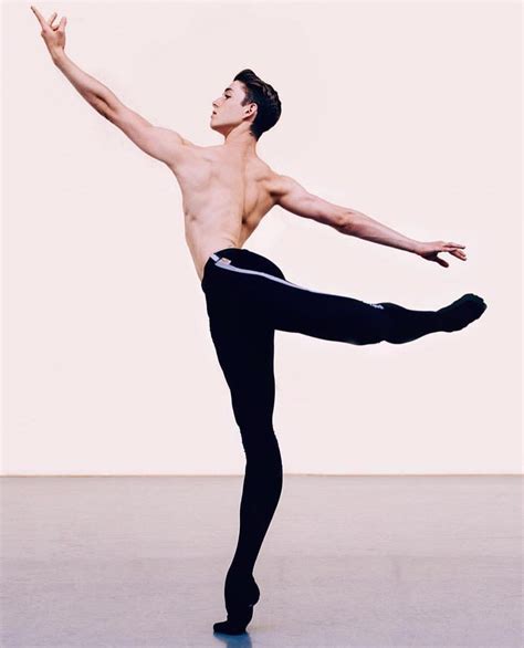 Pin By Chang On Ballet Drawing Poses Male Pose Reference Gesture