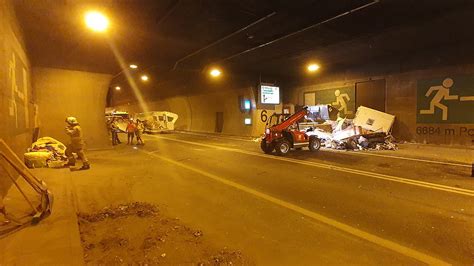 Verkehrsunfall Im Landecker Tunnel Feuerwehr Landeck