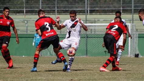 Confira os melhores momentos de Vasco x Flamengo pela Taça Guanabara