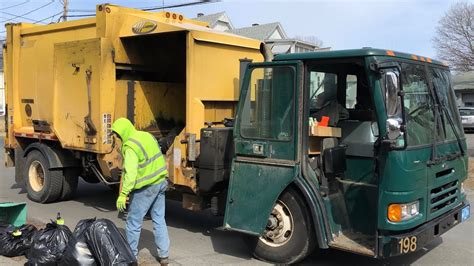 Roaring Sterling Condor Labrie Expert Msl Garbage Truck Packing Trash