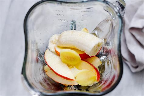 Crisp Apple Ginger Banana Smoothie Recipe — Eatwell101