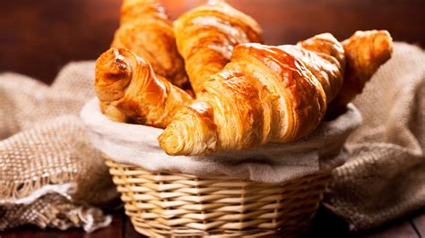 Wallpaper Bread, croissant, basket, breakfast 3840x2160 UHD 4K Picture ...