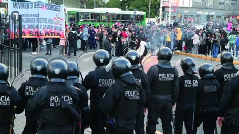 Murió un manifestante hospitalizado tras la represión de la Policía de