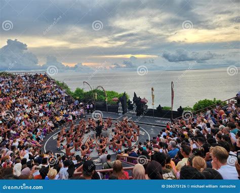 Kecak Dance at Uluwatu Temple Editorial Photo - Image of people, musician: 266375126