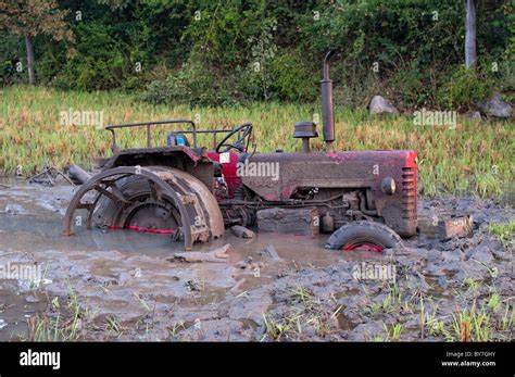 John Deere Stuck In Mud