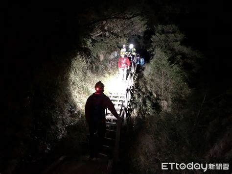 山友登玉山中風警消揹下山保命 玉管處：三高民眾上山應注意保暖 Ettoday健康雲 Ettoday新聞雲