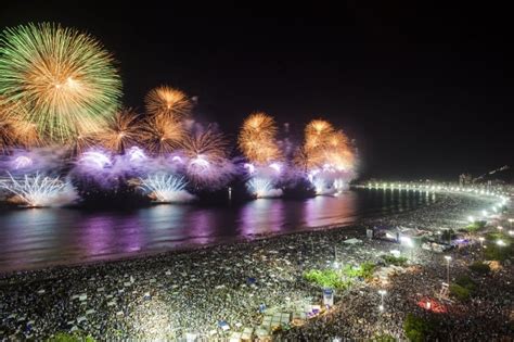 Ano Novo Em Copacabana Reuniu Milh Es De Pessoas