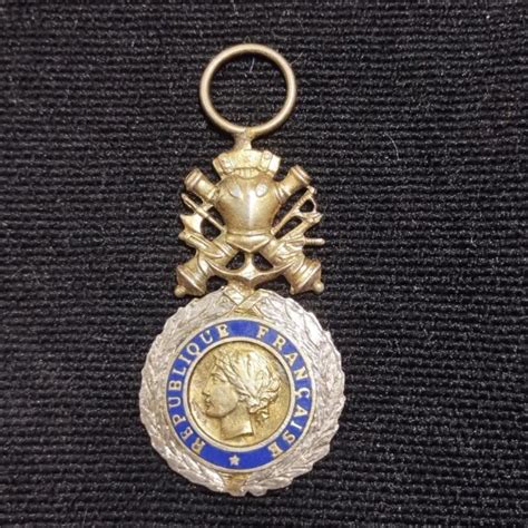 V14A MÉDAILLE MILITAIRE de la valeur et discipline armée française