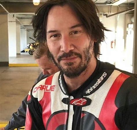 Alex Thi Tao Aka Adl Kullan C N N Keanu Reeves Panosundaki Pin