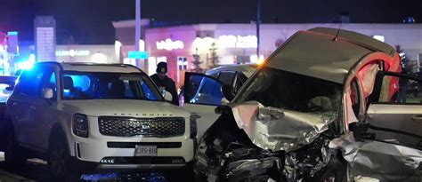 Update 7 Car Pile Up Halts Traffic In Mississauga Insauga