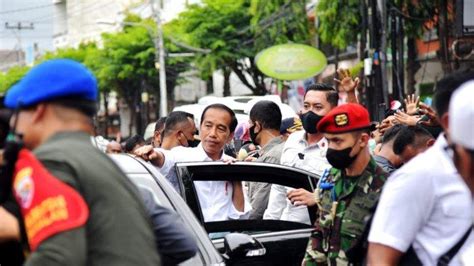 Warga Teriak Histeris Sambut Presiden Jokowi Dan Ibu Iriana Di Pasar