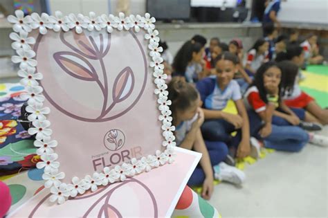 Florir Prefeitura Distribuiu Mais De 7 Mil Pacotes De Absorventes A