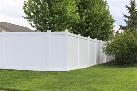 Benefits Of Vinyl Fencing Tek Rail Inc