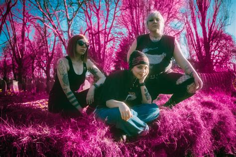 Shooting Daggers Release New Music Video For Liar Distorted Sound