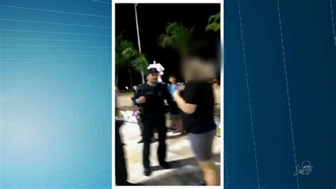 Vídeo mostra policial agredindo advogada na Avenida Beira Mar em