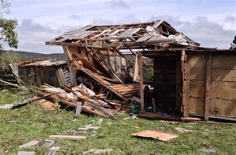 Defesa Civil Confirma Tornado Em Região De Sc Que Teve Casas Destruídas