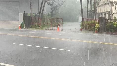 連假狂炸雨！15縣市豪、大雨特報 半個台灣迎雨神｜東森新聞：新聞在哪 東森就在哪裡