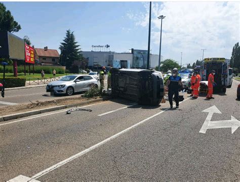 Heridas dos personas en un accidente de tráfico en la Avenida de Zamora