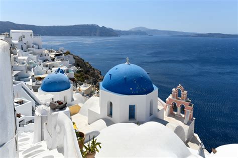 Insider's Guide to Oia in Santorini, Greece | Celebrity Cruises