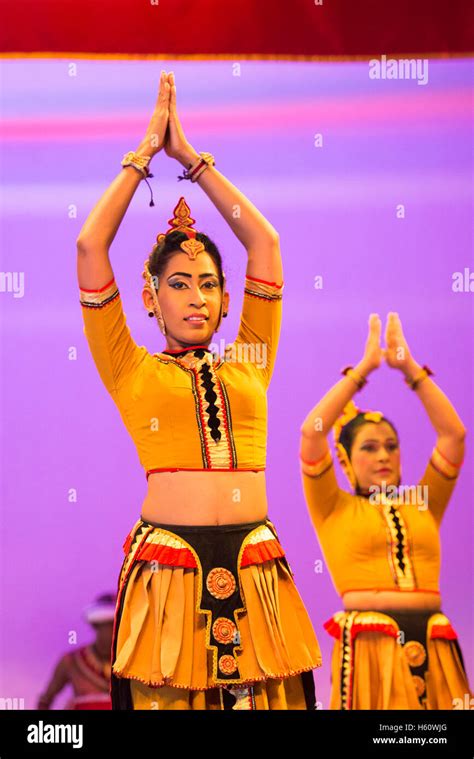 Traditional Kandyan dance show, Kandy, Sri Lanka Stock Photo - Alamy