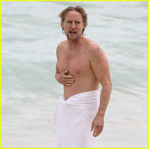 Owen Wilson Goes Shirtless For A Swim In Rio Owen Wilson Shirtless