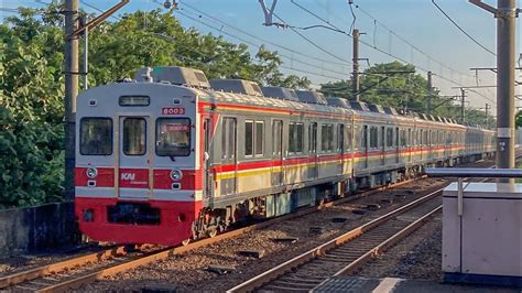 Kumpulan KRL Commuter Line Di Stasiun Sawah Besar Tokyu 8500 JR 205