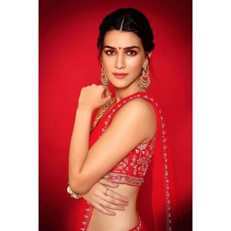 Kriti Sanon Exposing In Saree Hot Photos Kriti Sanon In Red Saree Hot