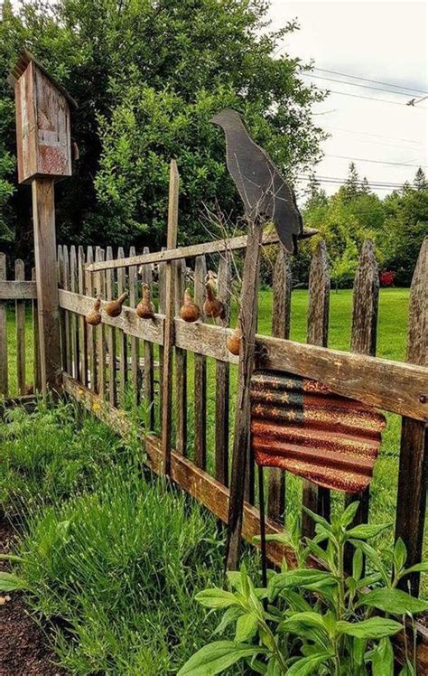 25 Rustic Fencing Ideas To Make Sure Your Garden Safe | HomeMydesign