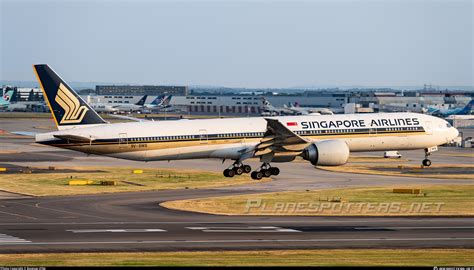 V Sws Singapore Airlines Boeing Er Photo By Baigiver Id