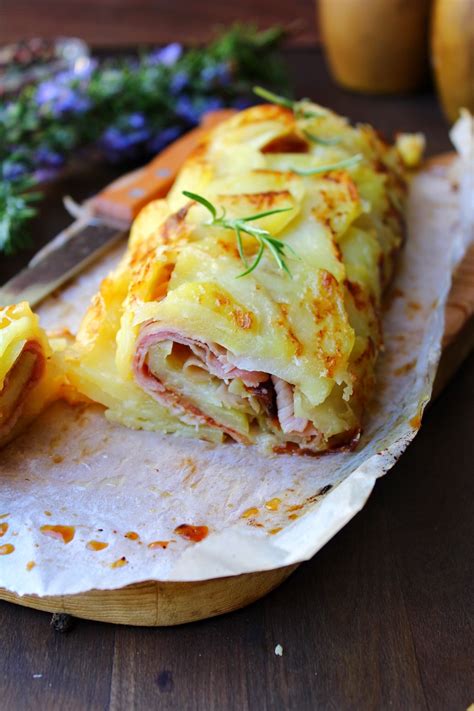 Rotolo Di Patate A Fette Con Prosciutto E Formaggio I Sapori Di Casa