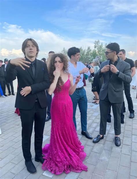 Pinterest | Sister outfits, Pretty celebrities, Pretty people