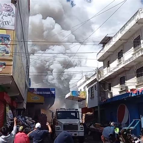 Incendio Consume Locales Comerciales En Quetzaltenango