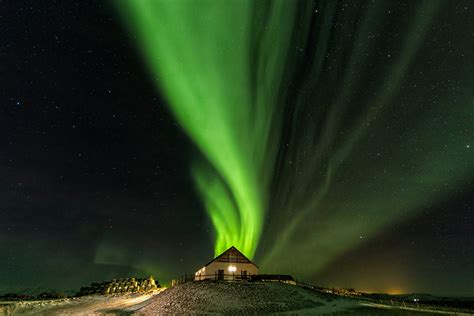 NORTHERN LIGHTS PHOTO EXPEDITION: ICELAND – Tokina Lens USA