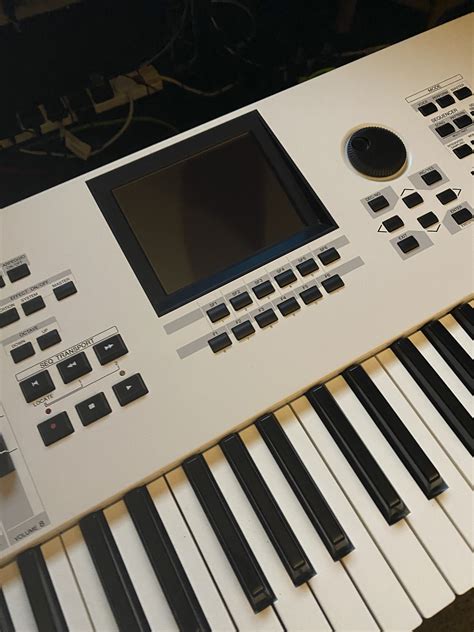 Yamaha Motif Xf6 Synthesizer Special Edition White Accessories And Other Musically Related Items