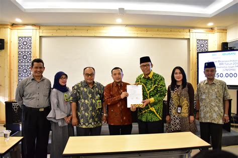 Penyerahan Bantuan Beasiswa Indonesia Cerdas Bri Tahun Bakak Unisma