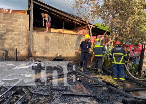 Familia Pierde Todo En Voraz Incendio En Chinandega Tn Tv