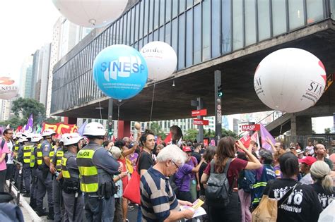 AGORA É GREVE Categoria rejeita proposta do governo e marca