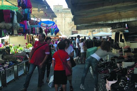 Ascoli Da Dicembre Mercato In Piazza Viola E Gli Ambulanti Ricorrono