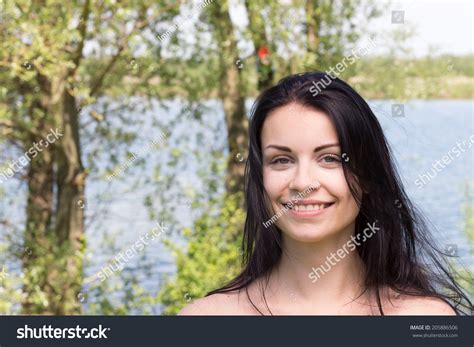 Nude Girl Laughing Nature 스톡 사진 205886506 Shutterstock