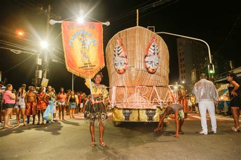 A Folia Continua Quatro Blocos De Rua Encerram Os Desfiles No Final De