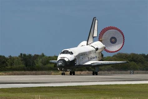 Keep the shuttle flying: Keep the shuttle flying: It is time for NASA ...