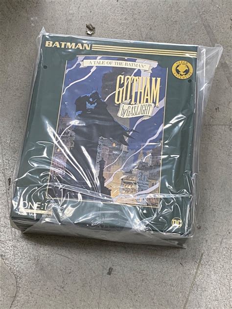 76123 Mezco One 12 Collective DC BATMAN GOTHAM BY GASLIGHT Action