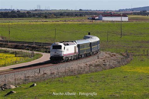 3Y3A0302 Locomotora 334 007 con el Tren Histórico formado Flickr