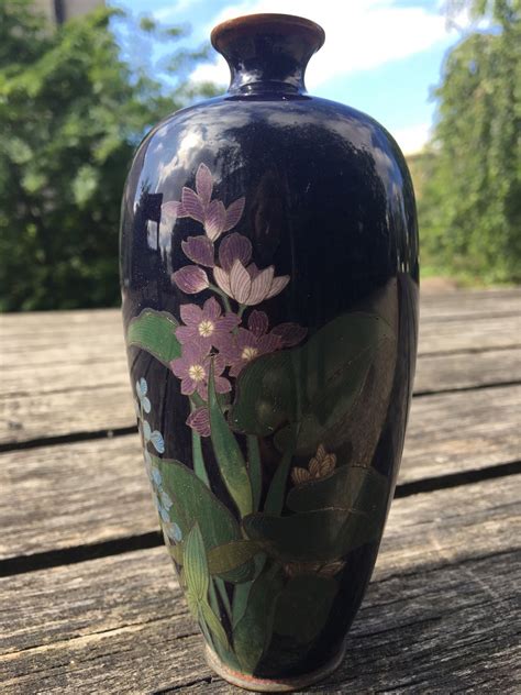 Vase Cloisonné Japonais Décor De Fleurs Et Feuilles De Lotus époque Edo