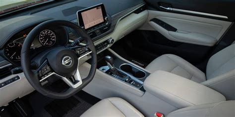 Gallery 2019 Nissan Altima Interior