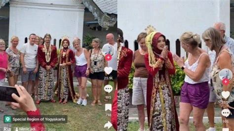 VIRAL Bule Tak Diundang Datang Ke Pernikahan Minta Foto Pengantin