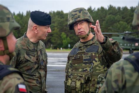 Sztab Generalny WP on Twitter Szef SGWP przybył na poligon w Ustka