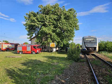 Fum Puternic La Motorul Unui Tren Care Se Deplasa Pe Ruta Satchinez Periam