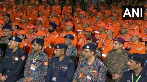 Pm Modi Interacts With Ndrf Other Organizations Involved In Operation