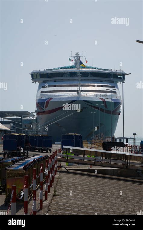 Cruise Ship Oceana Stock Photo Alamy